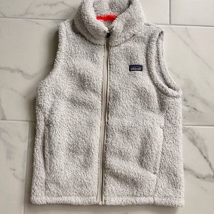 Girls Patagonia fleece vest, L (12)